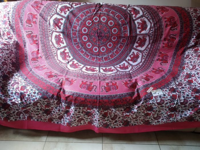 Panô indiano de algodão estampa de elefantes vermelho e rosa