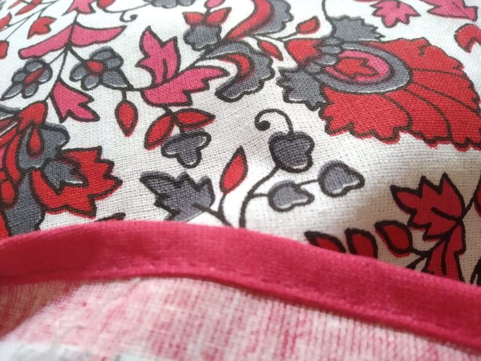 Panô indiano de algodão estampa de elefantes vermelho e rosa