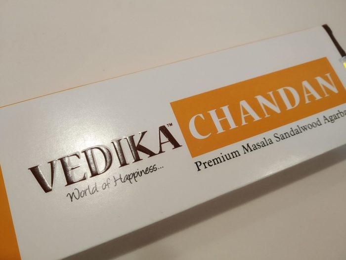Incenso Vedika Chandan Premium Massala Sandalwood Agarbathi 40g