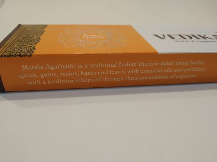 Incenso Vedika Chandan Premium Massala Sandalwood Agarbathi 40g