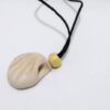Colar difusor pessoal para aromaterapia design conchinha