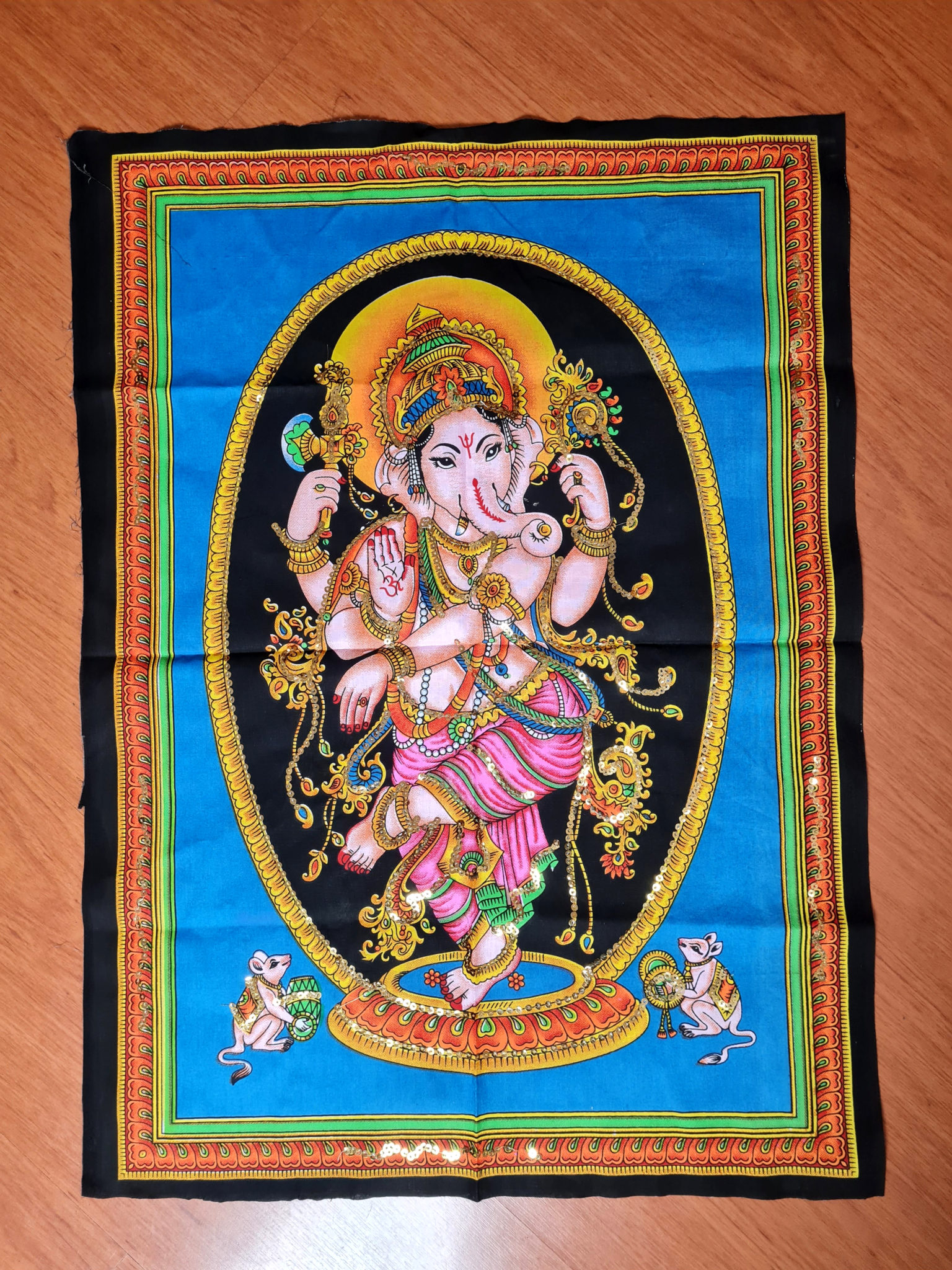 panô indiano de ganesha dançando em pé