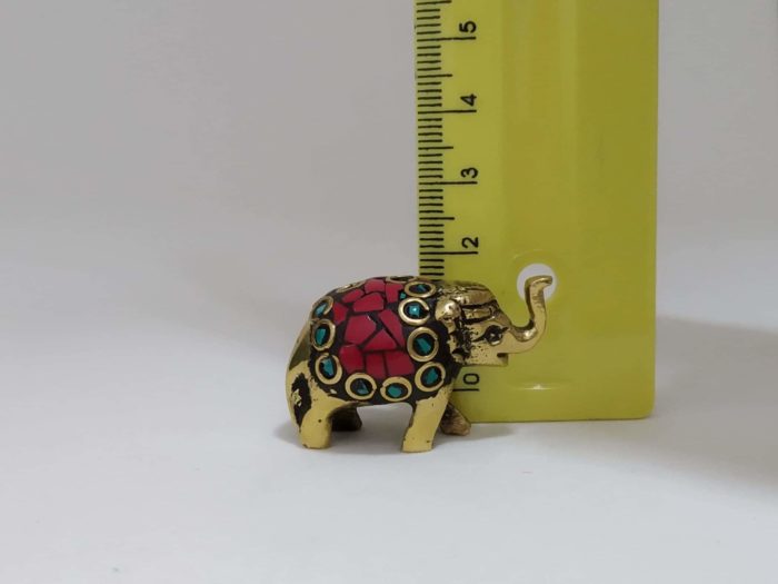 Incensário mini elefante em metal brass com embutimento de pedras naturais