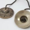 Manjira tibetana de bronze com 7 cm de diâmetro design de lótus e Om
