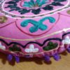 Almofada indiana futon bordada 40 cm rosa e color