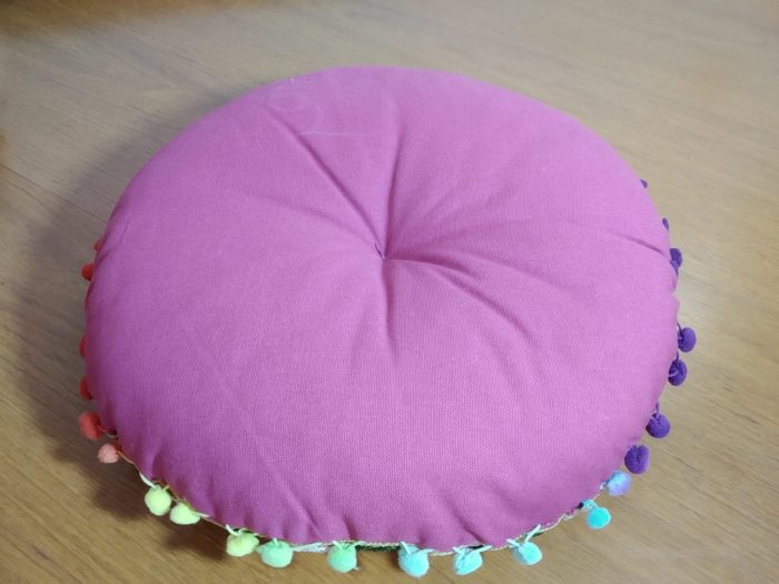 Almofada indiana futon bordada 40 cm rosa e color