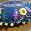 Almofada indiana futon bordada 40 cm azul e color