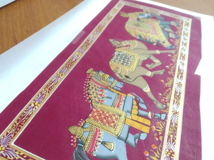 Pintura Rajasthani em seda design animais da realeza vinho
