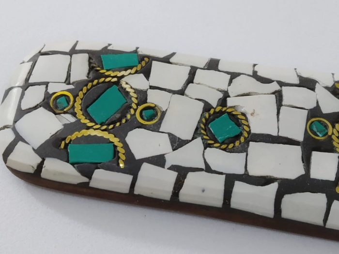 Incensário indiano luxo com mosaico de pedras naturais branca e turquesa