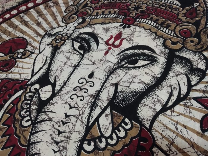 Colcha indiana ou painel de algodão estampa de Ganesha (2.40 m x 2.10 m)