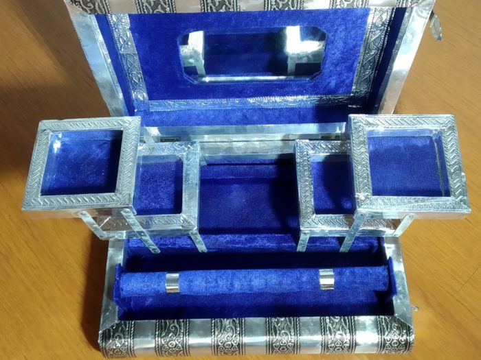 Porta Jóias indiano metalizado com estampa de elefantes 28 cm