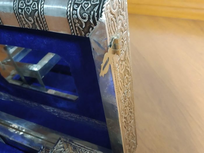 Porta Jóias indiano metalizado com estampa de elefantes 28 cm