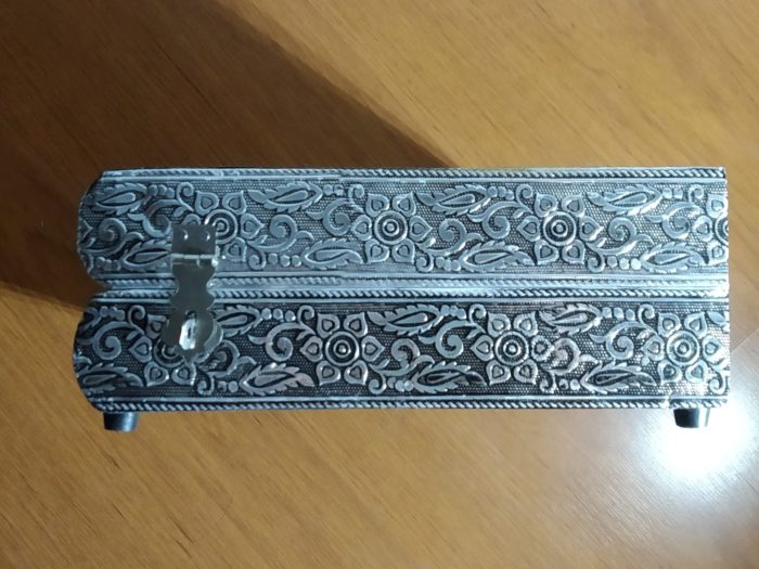 Porta Jóias indiano metalizado com estampa de elefantes 28 cm