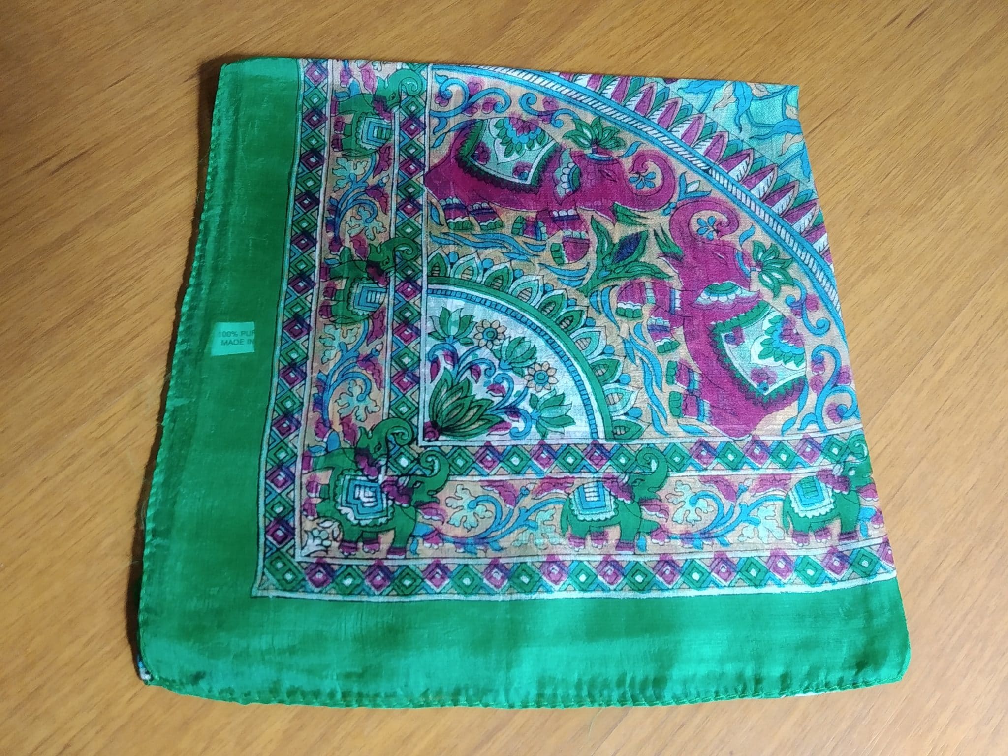 lenço de seda verde