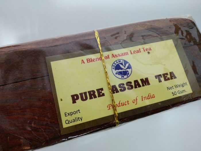 Pure Assam Tea com caixa decorativa de madeira entalhada