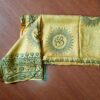 Chadar indiano (manto de oração) de Om e mantras amarelo ouro