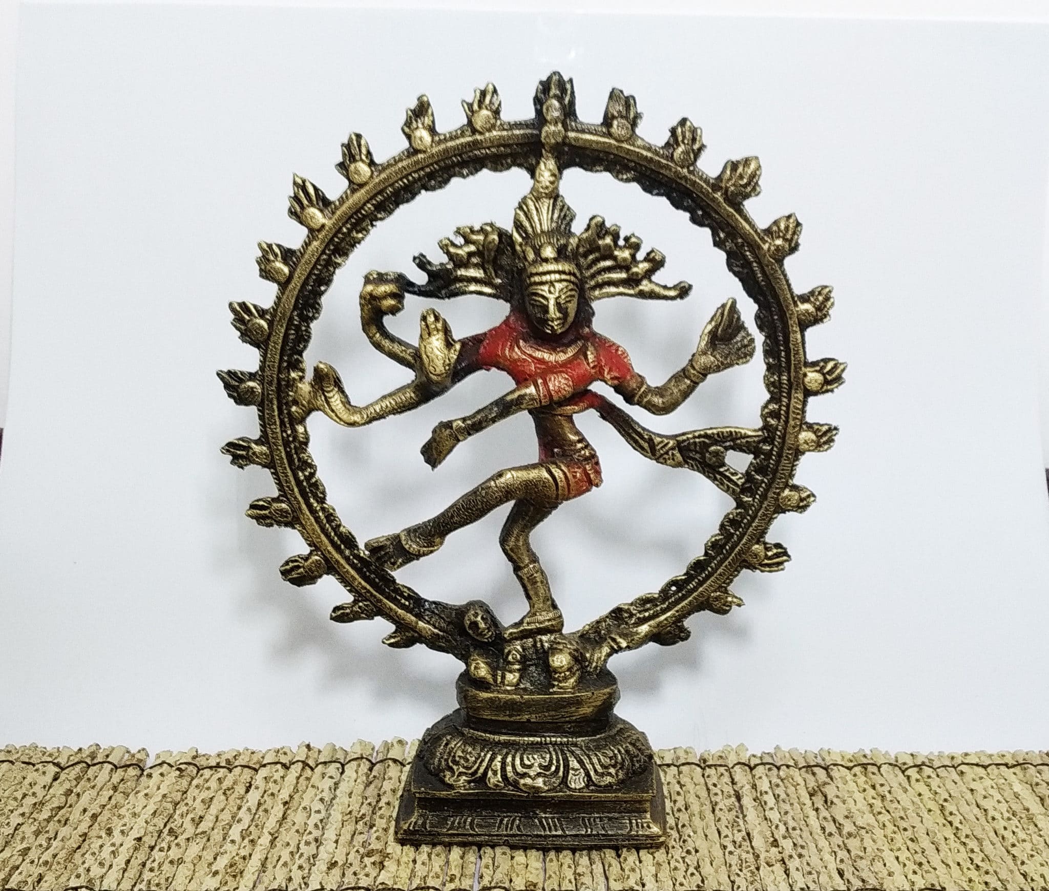 shiva nataraja em resina 22cm