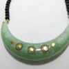 Colar indiano curto de pedras, resina e bronze verde claro