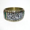 Bracelete tibetano metal com embutimento de pedras naturais