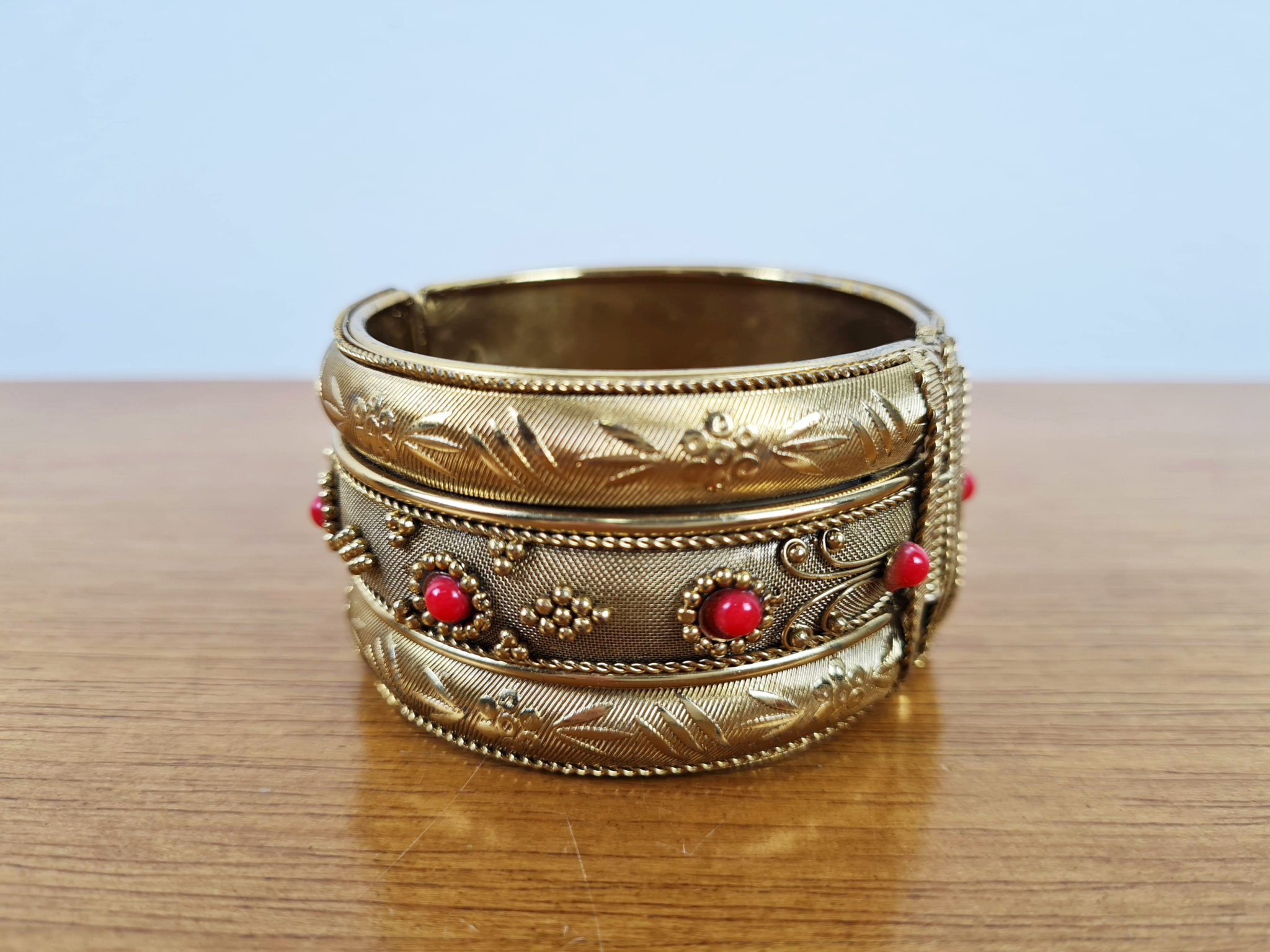 bracelete indiano dourado