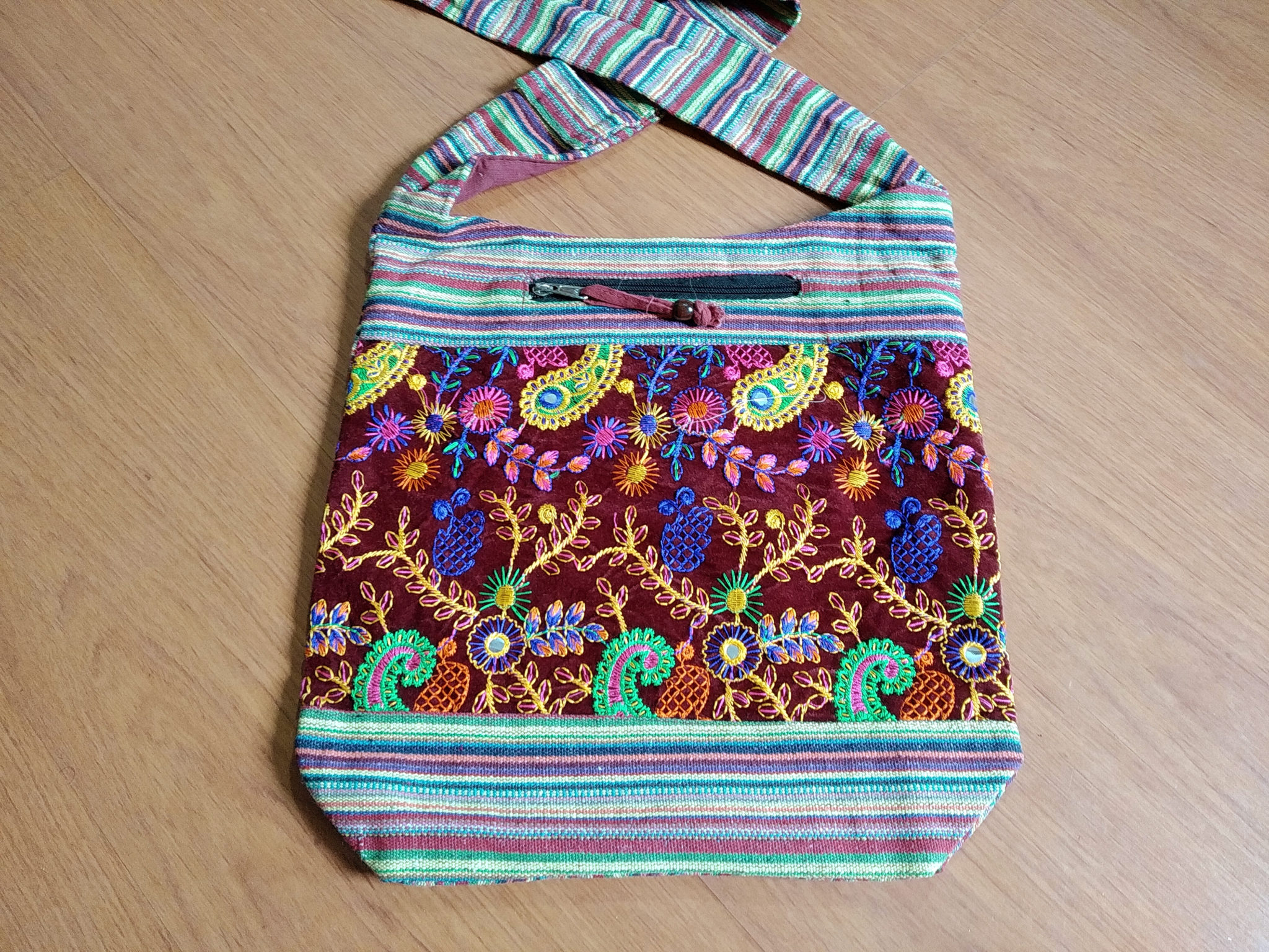 bolsa indiana bordada alça longa