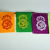 Bandeiras tibetanas com estampa Om e Flor de lótus (8cm x 5cm) P