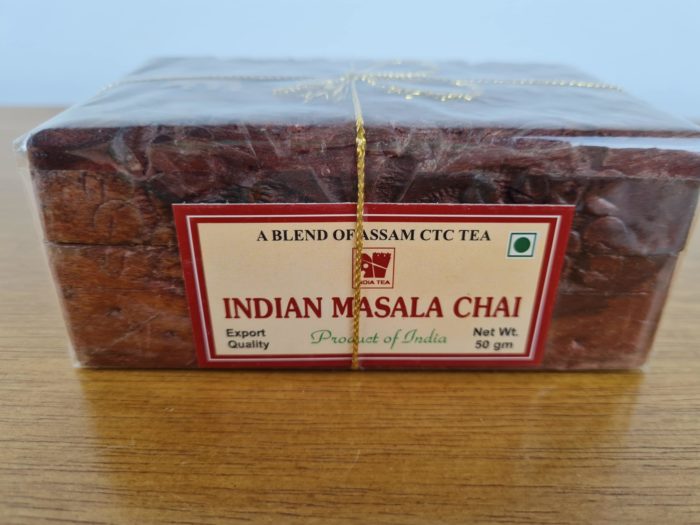 Indian Masala Chai com caixa decorativa de madeira entalhada