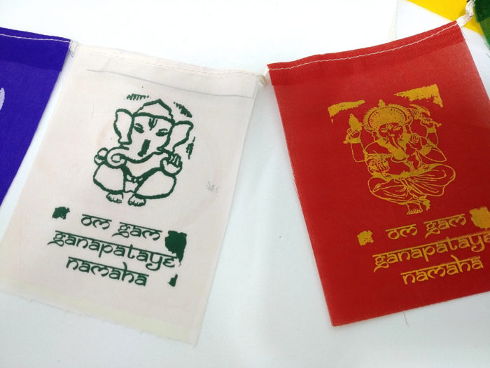 Bandeiras tibetanas de oração com Ganesha e mantra (14cm x 10cm) M