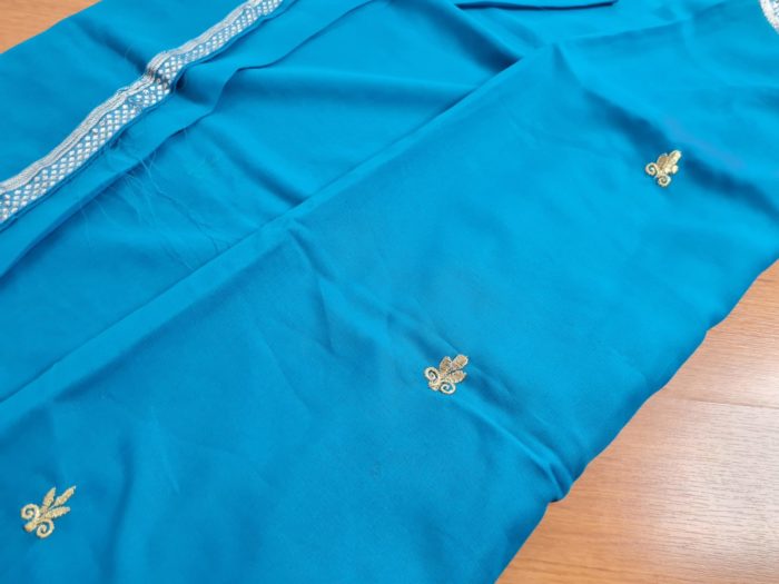 Sari indiano de seda luxuoso azul claro com marinho