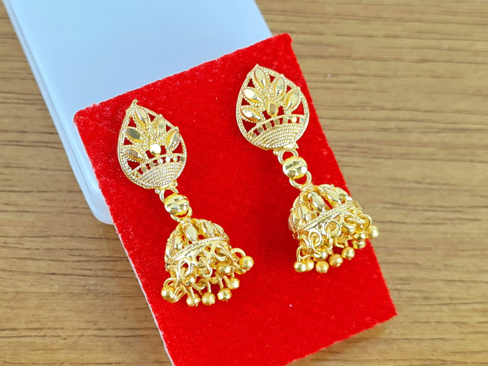 brinco indiano Jhumka dourado