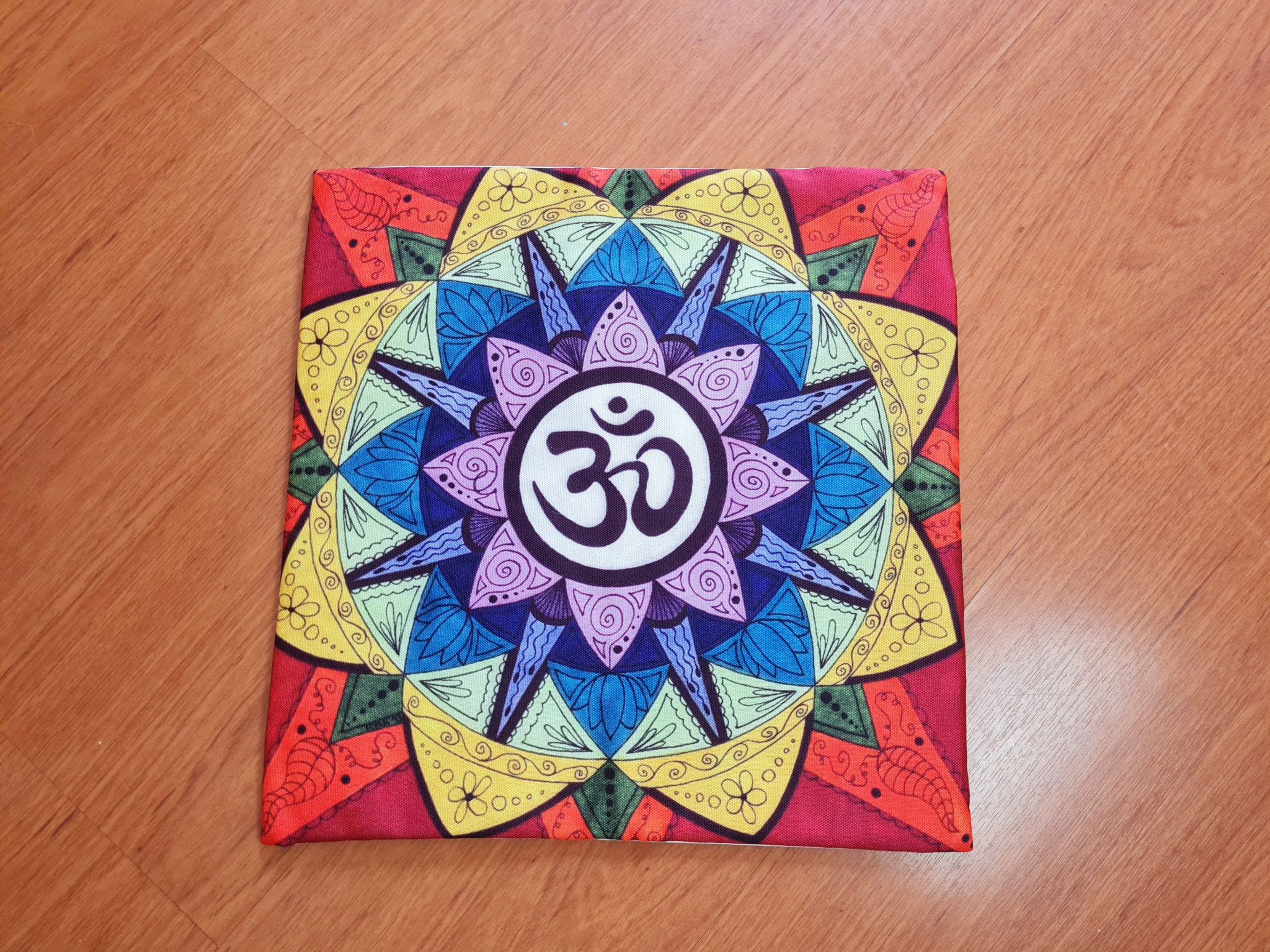 capa de almofada indiana com símbolo do Aum