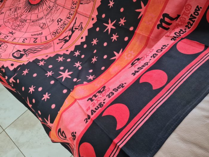 Panô indiano de algodão estampa signos marinho e rosa