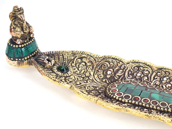 Incensário folha de metal dourado de Ganesha com pedras naturais Malaquita