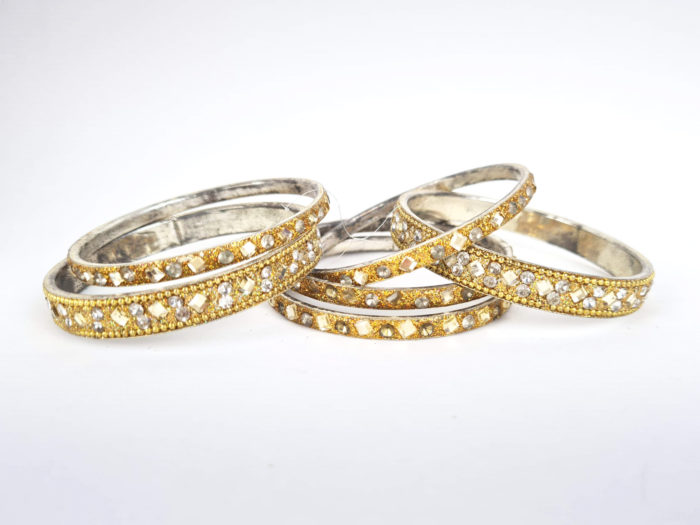 Conjunto de 6 pulseiras indianas de metal com pedrarias dourada