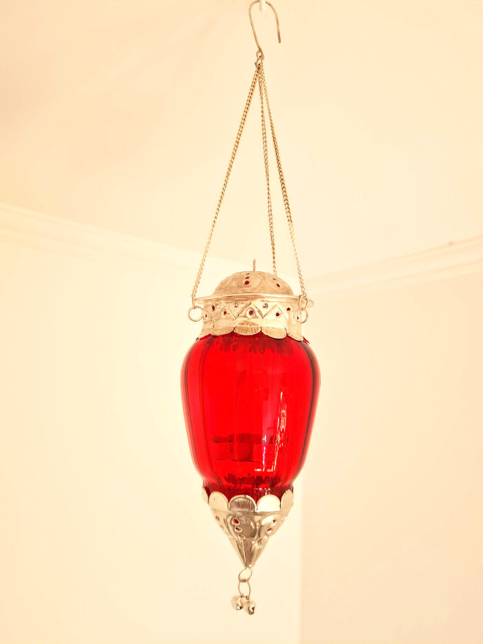 Luminária indiana pendente à vela com vitral vermelho18cm