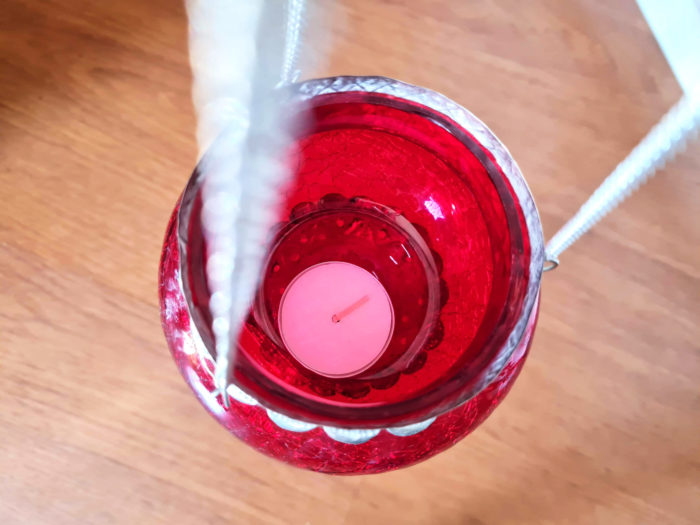 Luminária indiana pendente à vela com vitral vermelho11cm