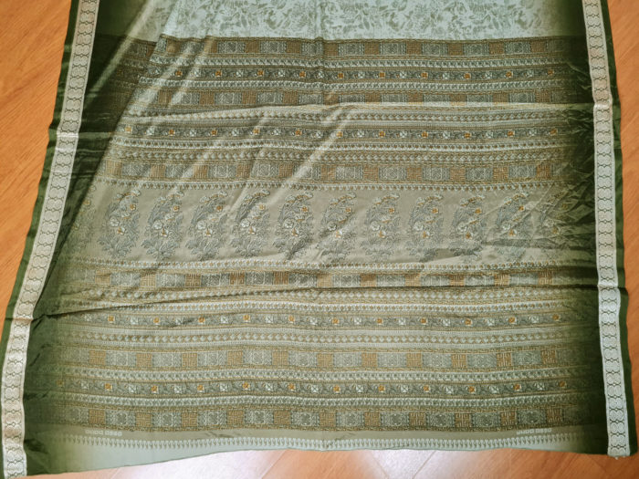 sari indiano verde