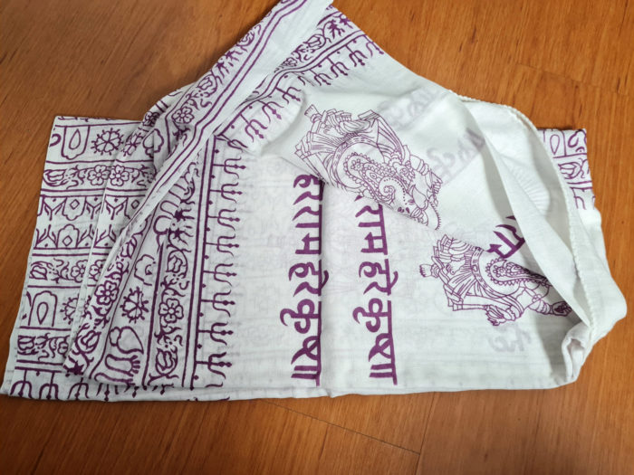 Chadar indiano (manto de oração) de Ganesha branco e lilás