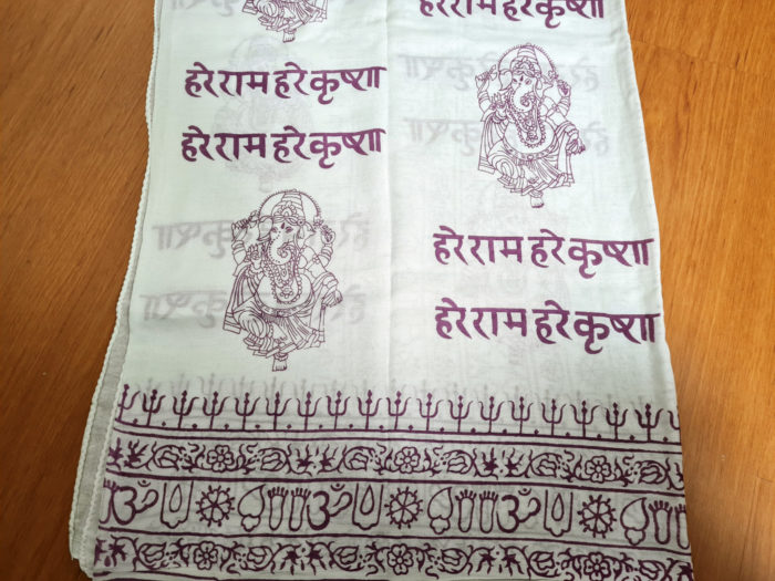 Chadar indiano (manto de oração) de Ganesha branco e lilás
