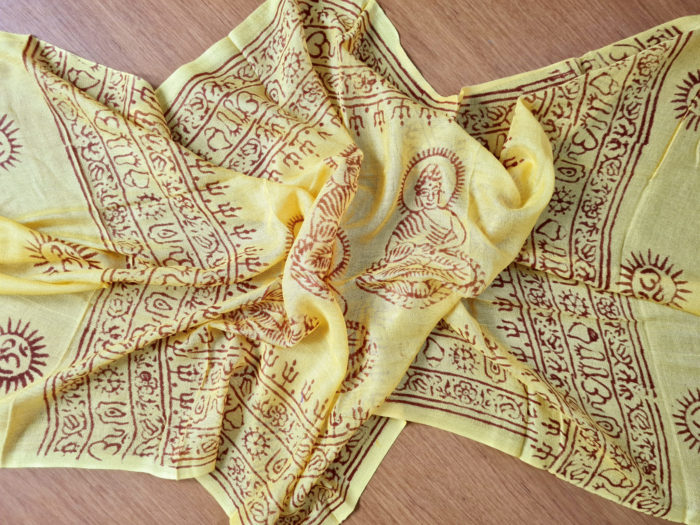 Chadar indiano (manto de oração) de Buda amarelo 120cm