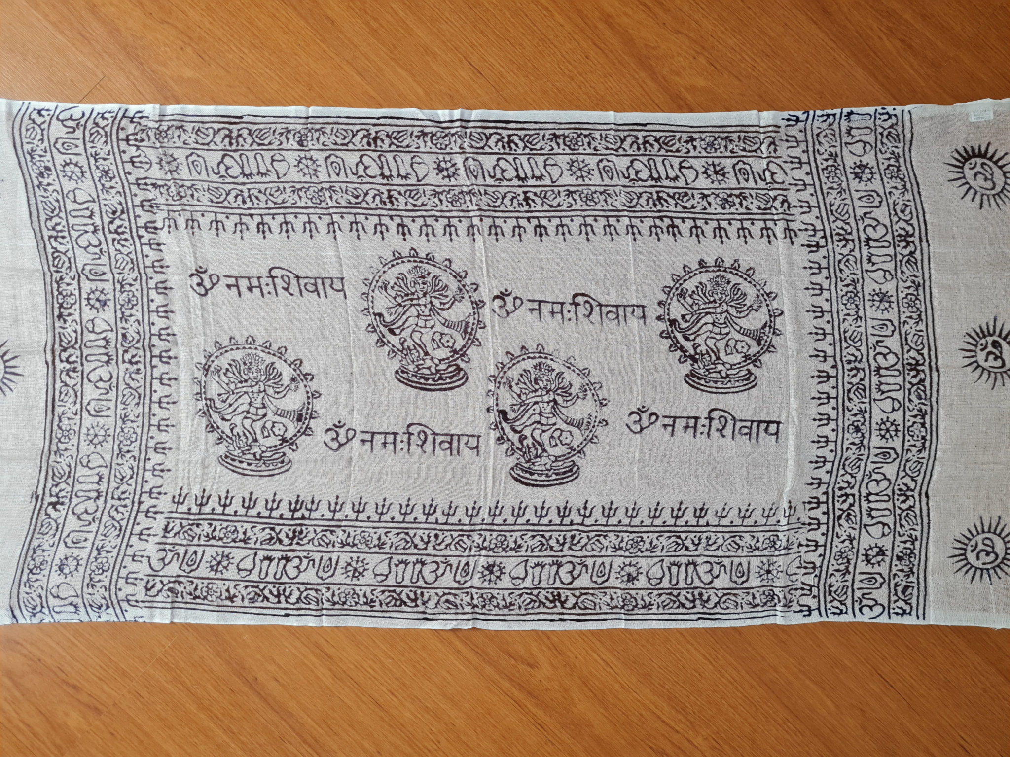 chadar indiano de Shiva Nataraja branco e preto