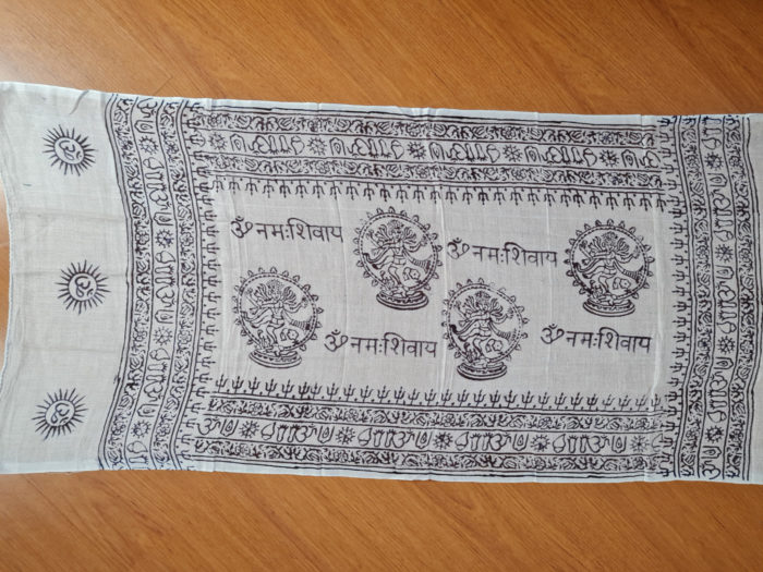 Chadar indiano (manto de oração) de Shiva Nataraja branco e preto 120cm
