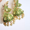 Brinco Jhumka técnica Cloisonné com design de pavão tons de verde