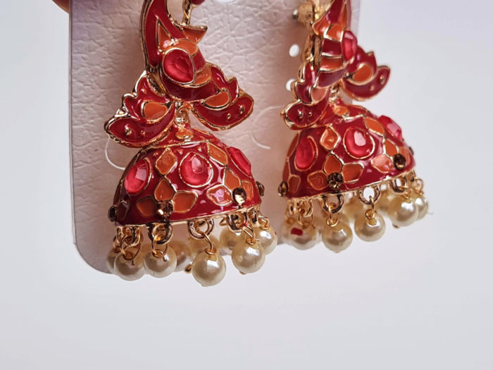 Brinco Jhumka técnica Cloisonné com design de pavão tons rosa