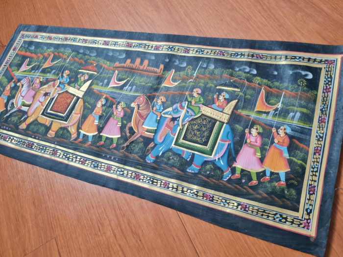 Pintura Rajasthani em seda design de grupo de viajantes com elefantes e cavalos