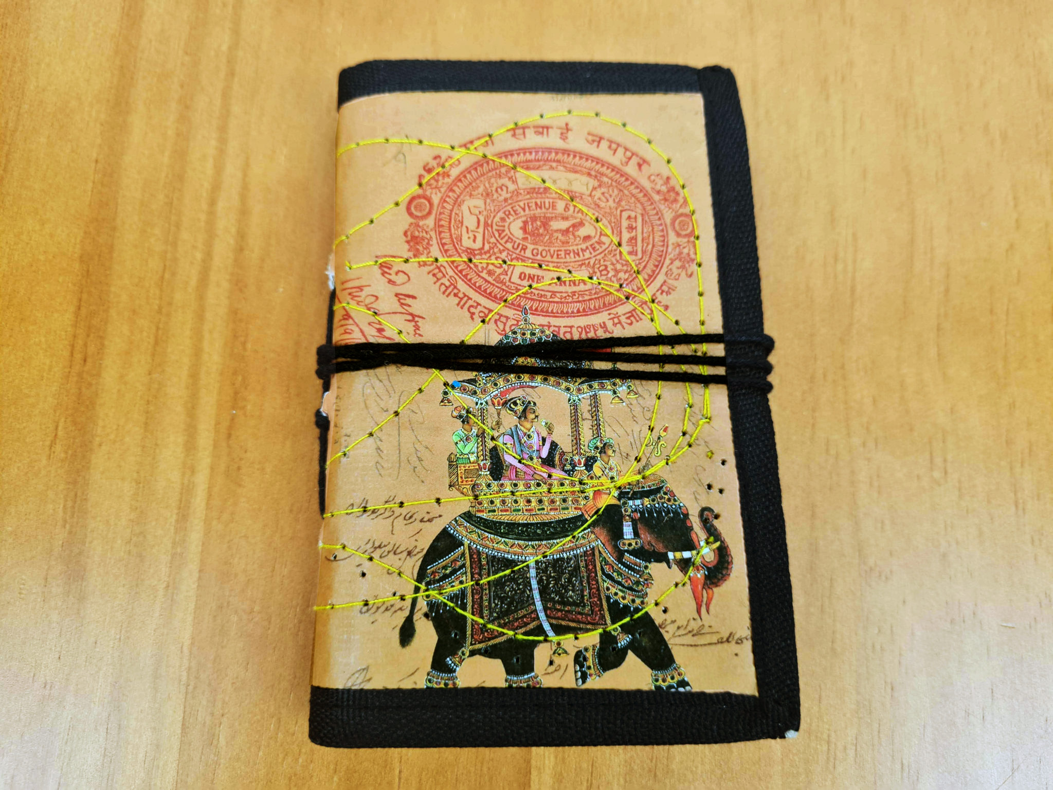 caderno indiano artesanal com capa de elefante indiano