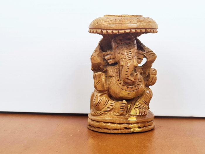 Mini estátua de Ganesha esculpida em madeira 7cm