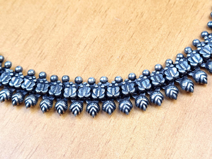 Colar indiano estilo tribal de prata alemã (alpaca)
