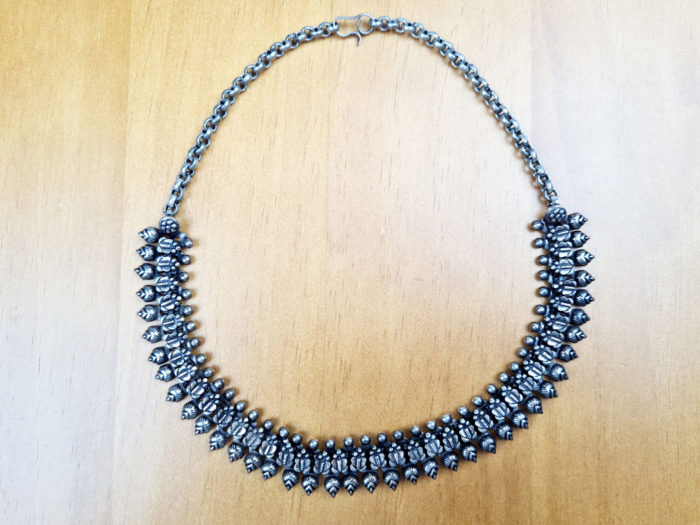 Colar indiano estilo tribal de prata alemã (alpaca)