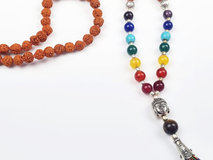Japamala de sementes de Rudraksha 6mm com os 7 chakras tassel longo